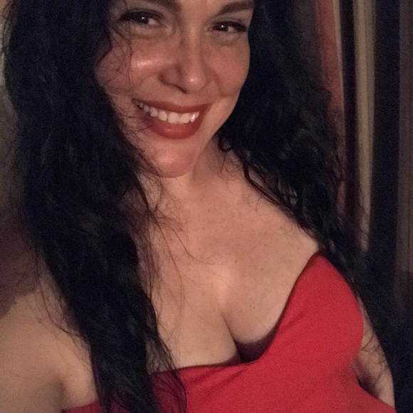 Meet your Posher, Alicia - Picture 1 of 1